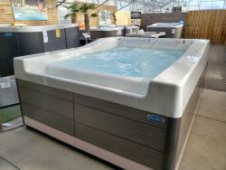 Coast Spas Purfikt infinity edge hot tub