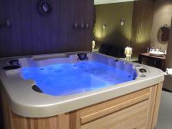 Coast Spas Helios hot tub